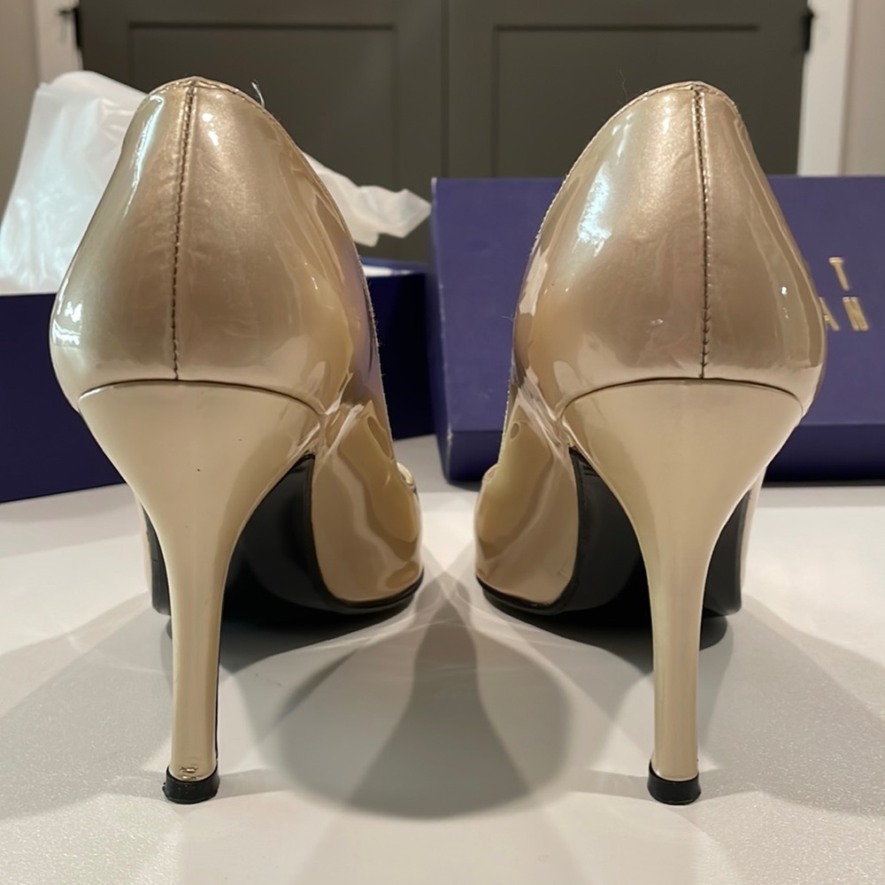 Stuart Weitzman champagne quasar color lady 8 1/2 medium. Worn once.